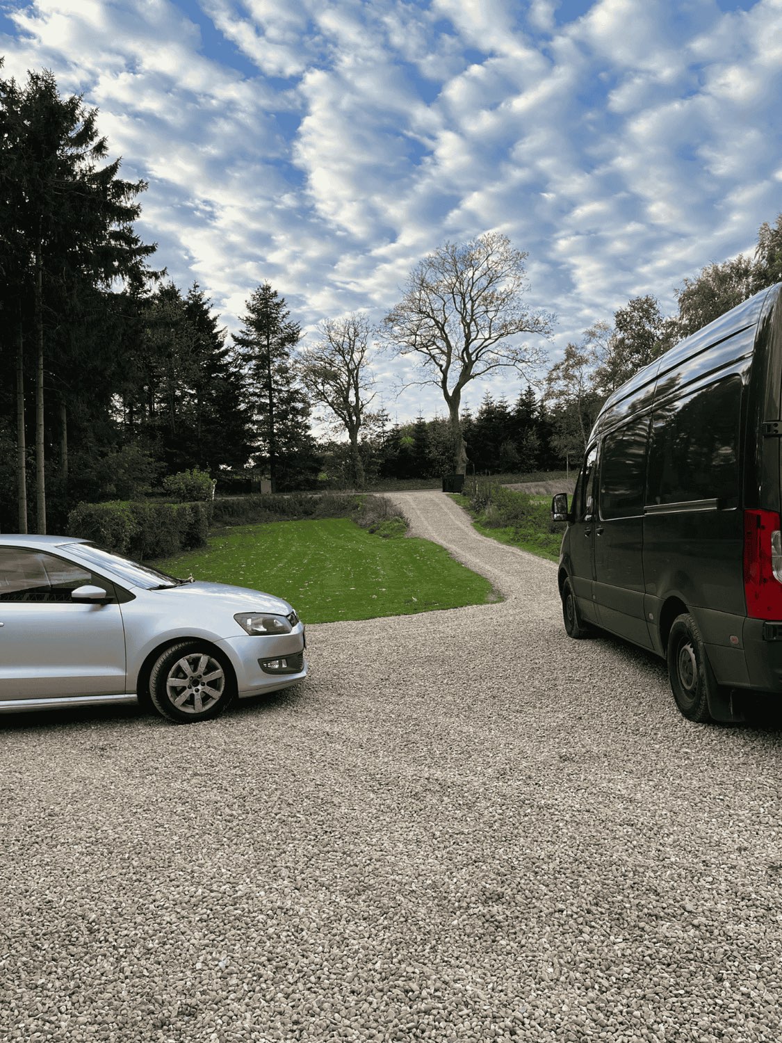 Afhentning og transport af grus med EV Entreprise