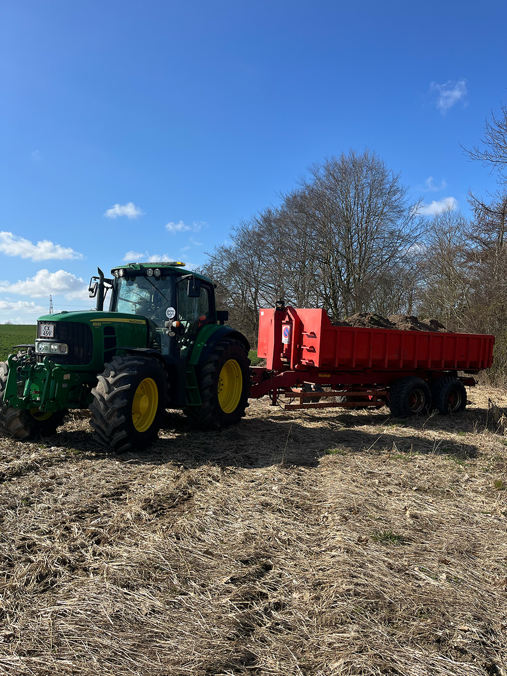 Jord flytning med traktor og vogn — EV Entreprise